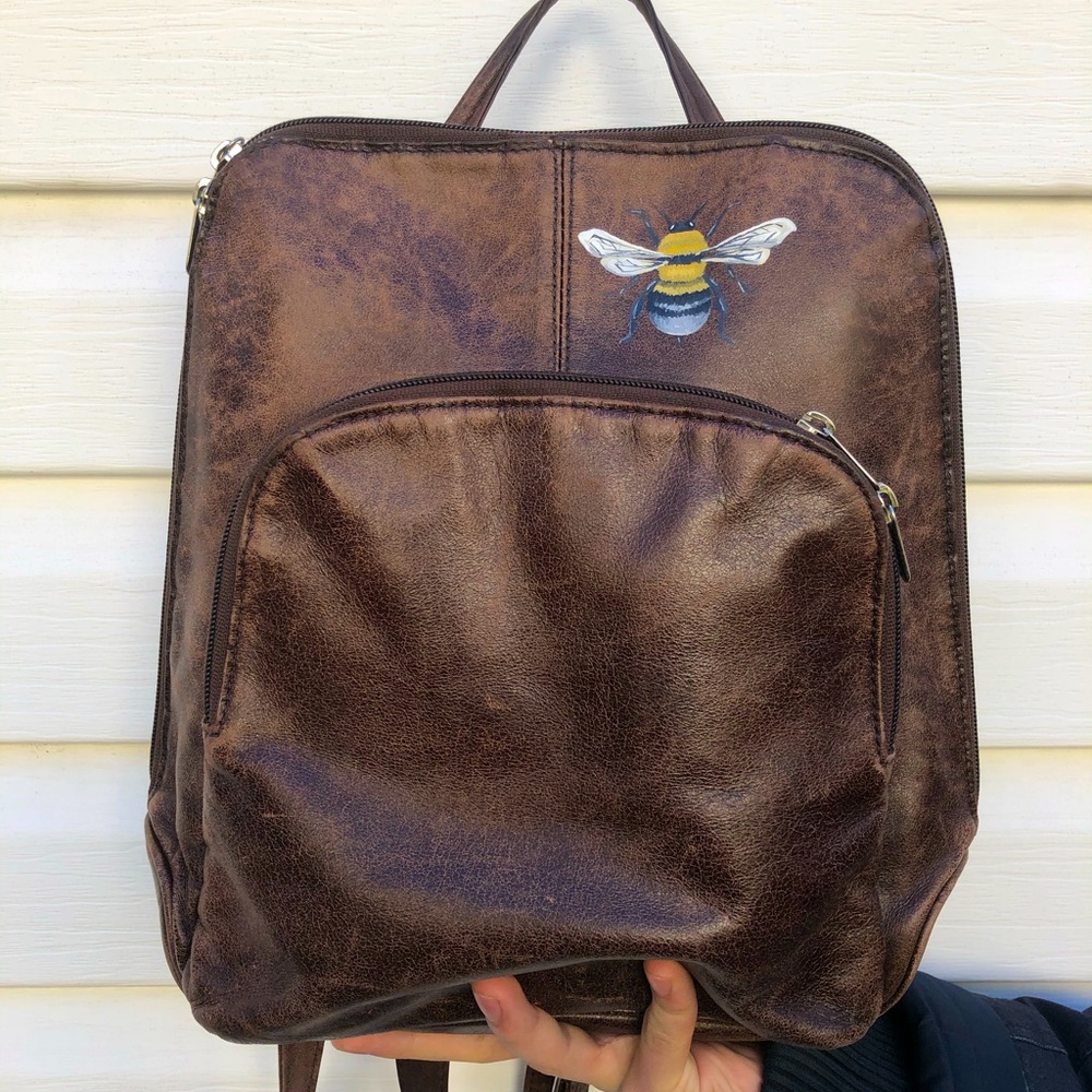 Leather Purse with Bee Detailing